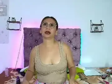Rousemilf4u  live sex cam