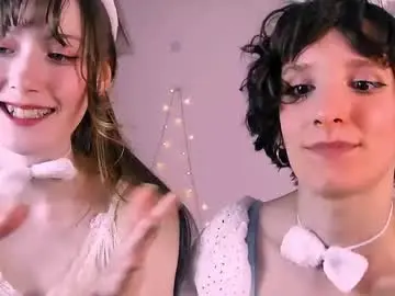 Yellow_songbird  live sex cam