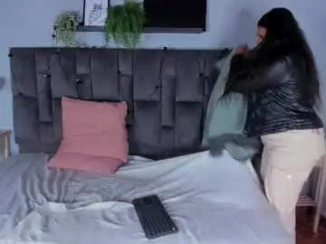 Ahslyevans__  live sex cam