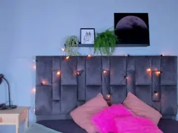Ahslyevans__  live sex cam