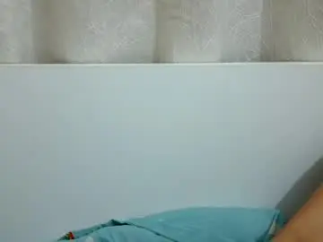 Bellacrystall  live sex cam