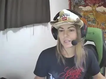 Pennidivine  live sex cam