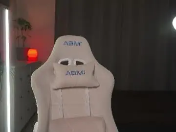 Roxannabrik  live sex cam