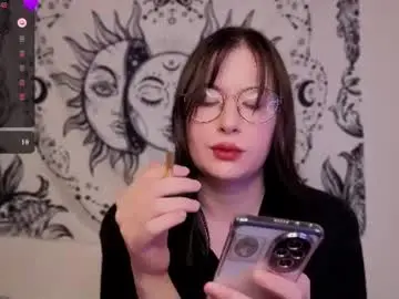 Yourejustatoy  live sex cam