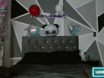 Emily_white00  live sex cam