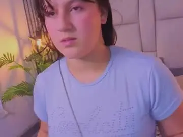 Gia_harmonye  live sex cam