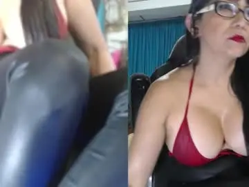 Kelly_squirting  live sex cam