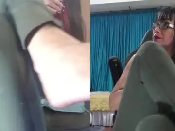 Kelly_squirting  live sex cam