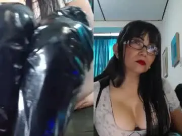 Kelly_squirting  live sex cam