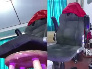Kelly_squirting  live sex cam