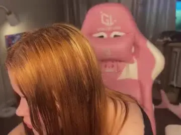 Silkyfin  live sex cam