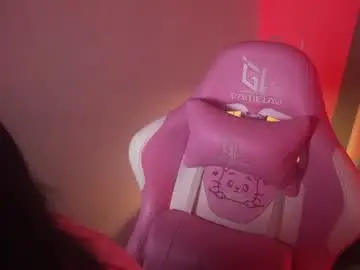 Silkyfin  live sex cam
