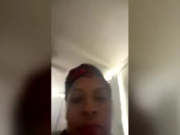 Slipnmywetness  live sex cam