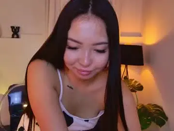 Yunanoir  live sex cam