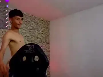 Eamon_tay  live sex cam