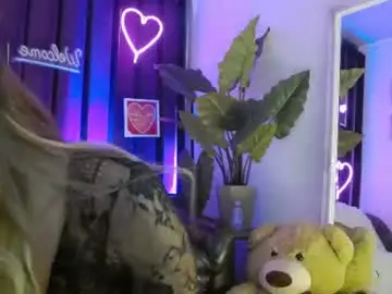 Quinn_ivy  live sex cam