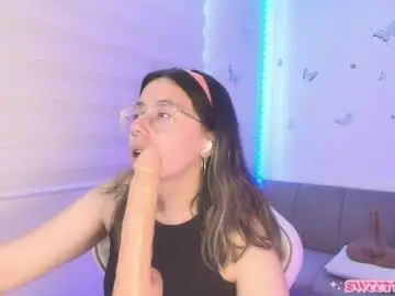 Sweettvera_  live sex cam