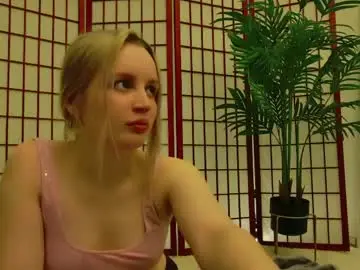 Tinasiner  live sex cam