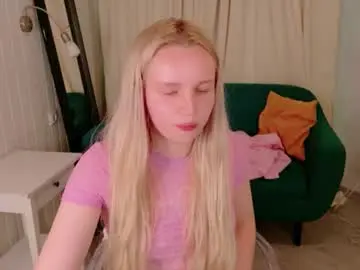Tinasiner  live sex cam