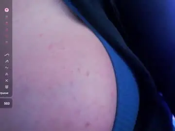 Bigbittiesandfun  live sex cam