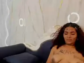 Coralinered  live sex cam