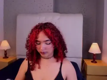 Coralinered  live sex cam