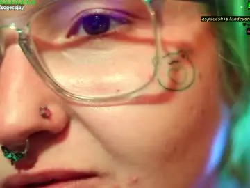 Frogessjay  live sex cam