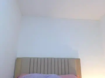 Kiara2022  live sex cam