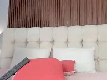 Leahprada_24  live sex cam