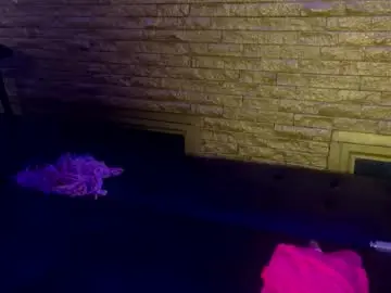 Littlejennifer18  live sex cam