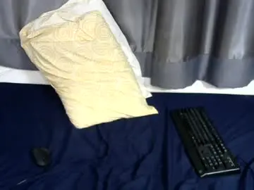 Naughtyy4u  live sex cam