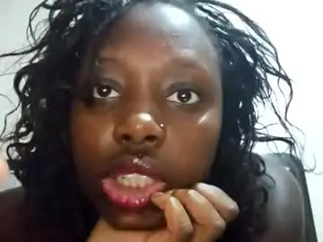 Peachydoll23  live sex cam