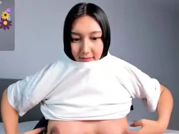 Yunamini  live sex cam