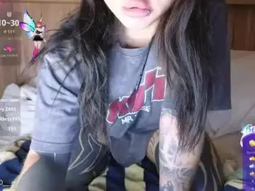 Coralie20  live sex cam