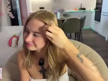 Lumeya  live sex cam