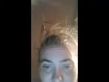 Sexymomma1998  live sex cam
