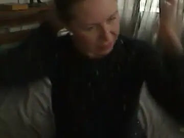 Skadesnow  live sex cam