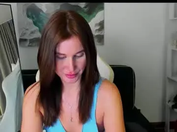 Suzyjames  live sex cam