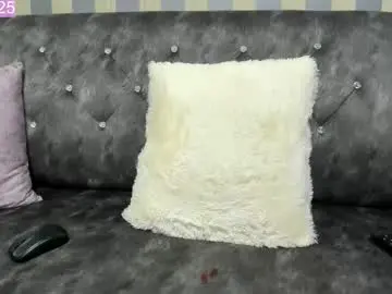 Ivoon_bombom  live sex cam