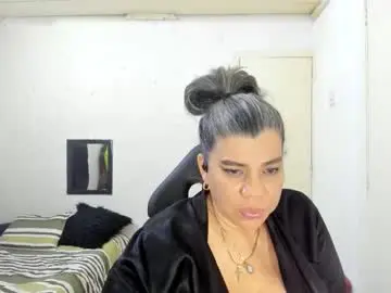 Vikyadams  live sex cam