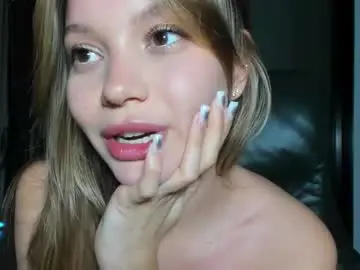 Honeybae3  live sex cam