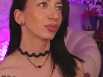 Isrubyfever  live sex cam