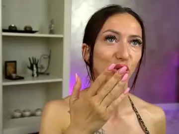 Isrubyfever  live sex cam