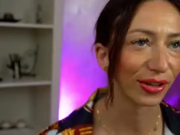 Isrubyfever  live sex cam