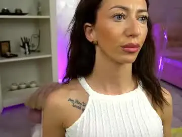 Isrubyfever  live sex cam