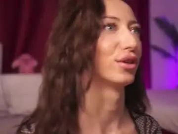 Isrubyfever  live sex cam