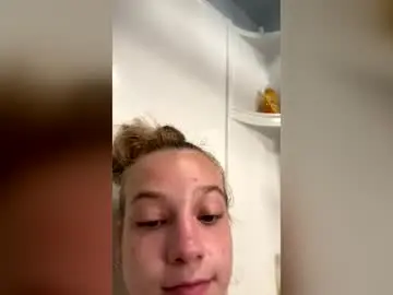 Kklinger25  live sex cam