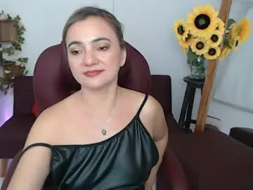 Lilly_milf  live sex cam
