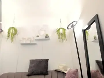 Mia_lucchi  live sex cam