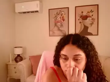 Triz_logan  live sex cam